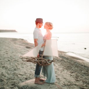 Фотосессия love story на берегу моря